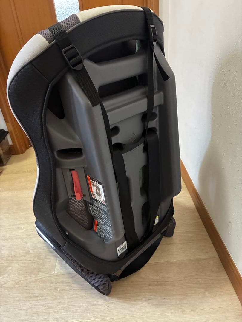 Combi ジョイトリップ　エアスルー　GC 車用チャイルドシート
