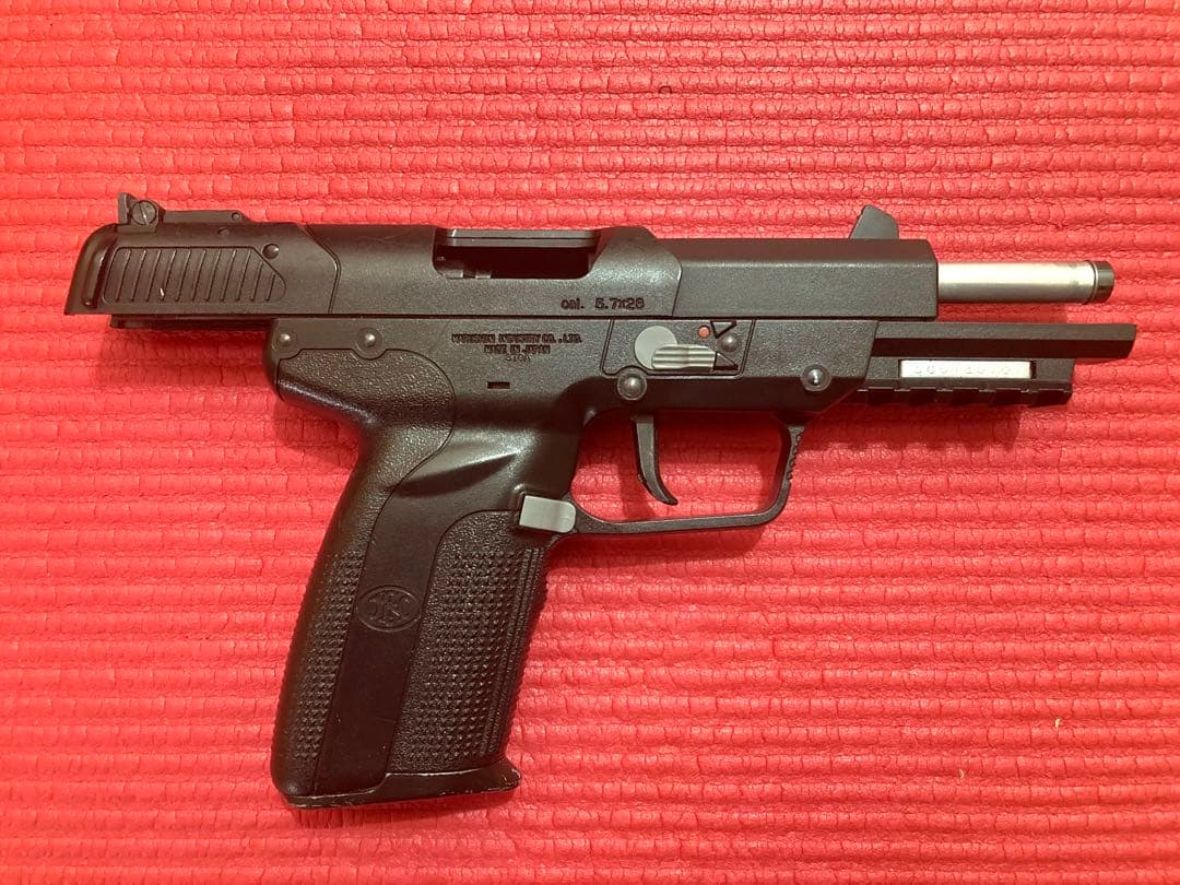 マルシンFN57ピストル+BHI CQBホルスターセット