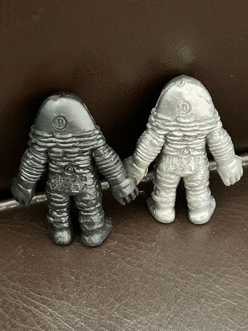 ウルトラマン怪獣消しゴム　 ザラブ星人　大　黒シルバー　2体セット