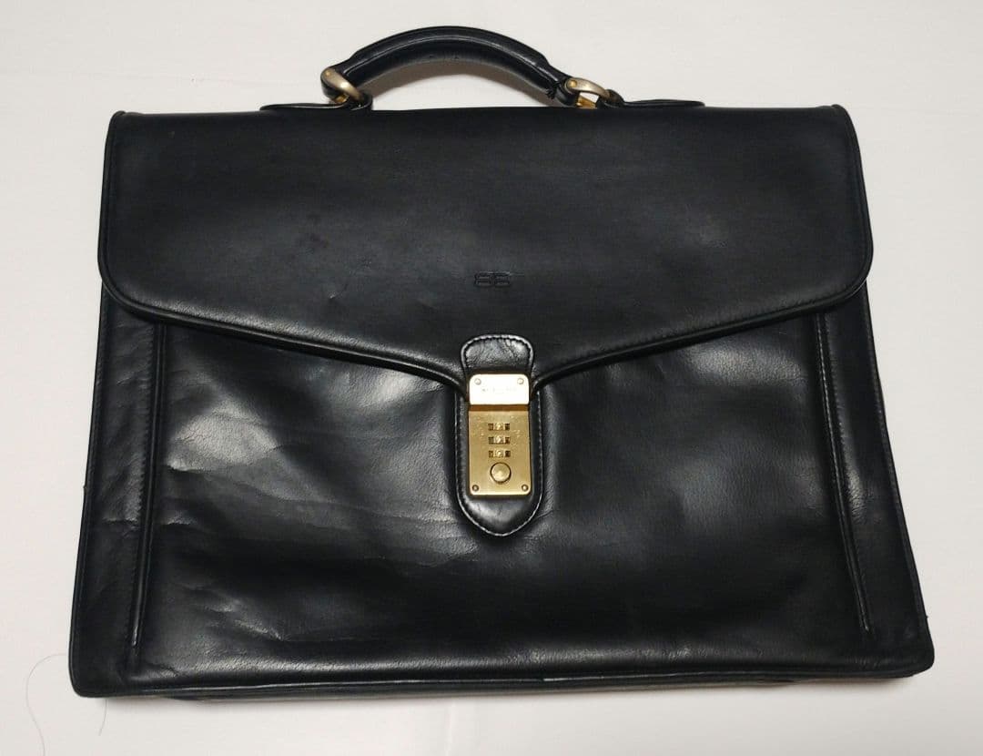 バレンシアガ ビジネスバッグ ダイヤル式 ブラック A4収納可能