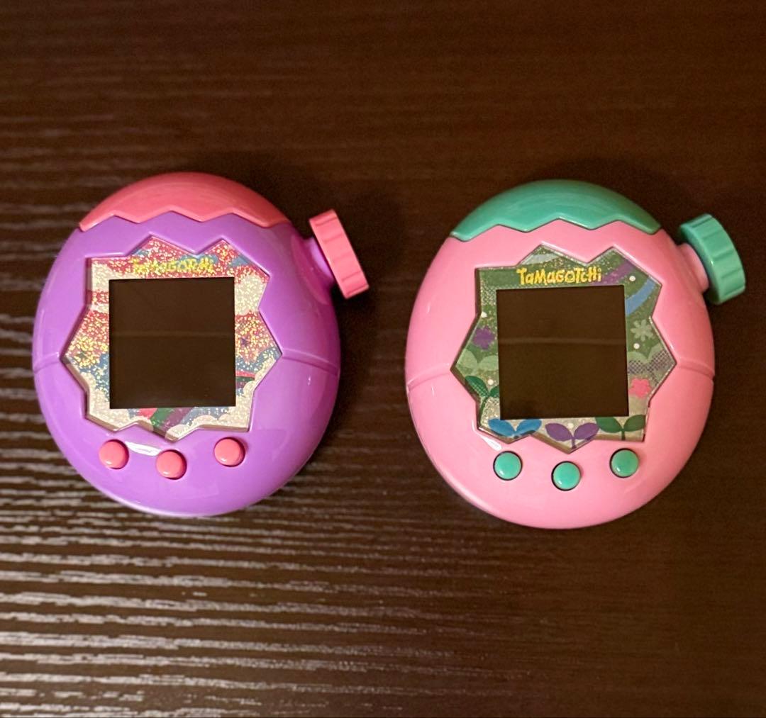 バンダイたまごっちパラダイス本体2台＋パーフェクトガイド（ピンク・紫・攻略本）