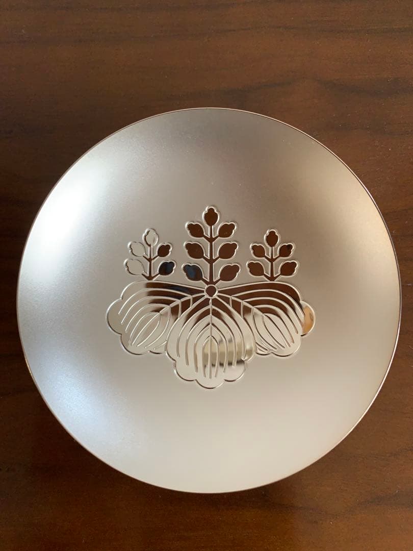 [美品]銀杯　内閣総理大臣　贈　造幣局製 純銀製　刻印　136.9グラム　木箱