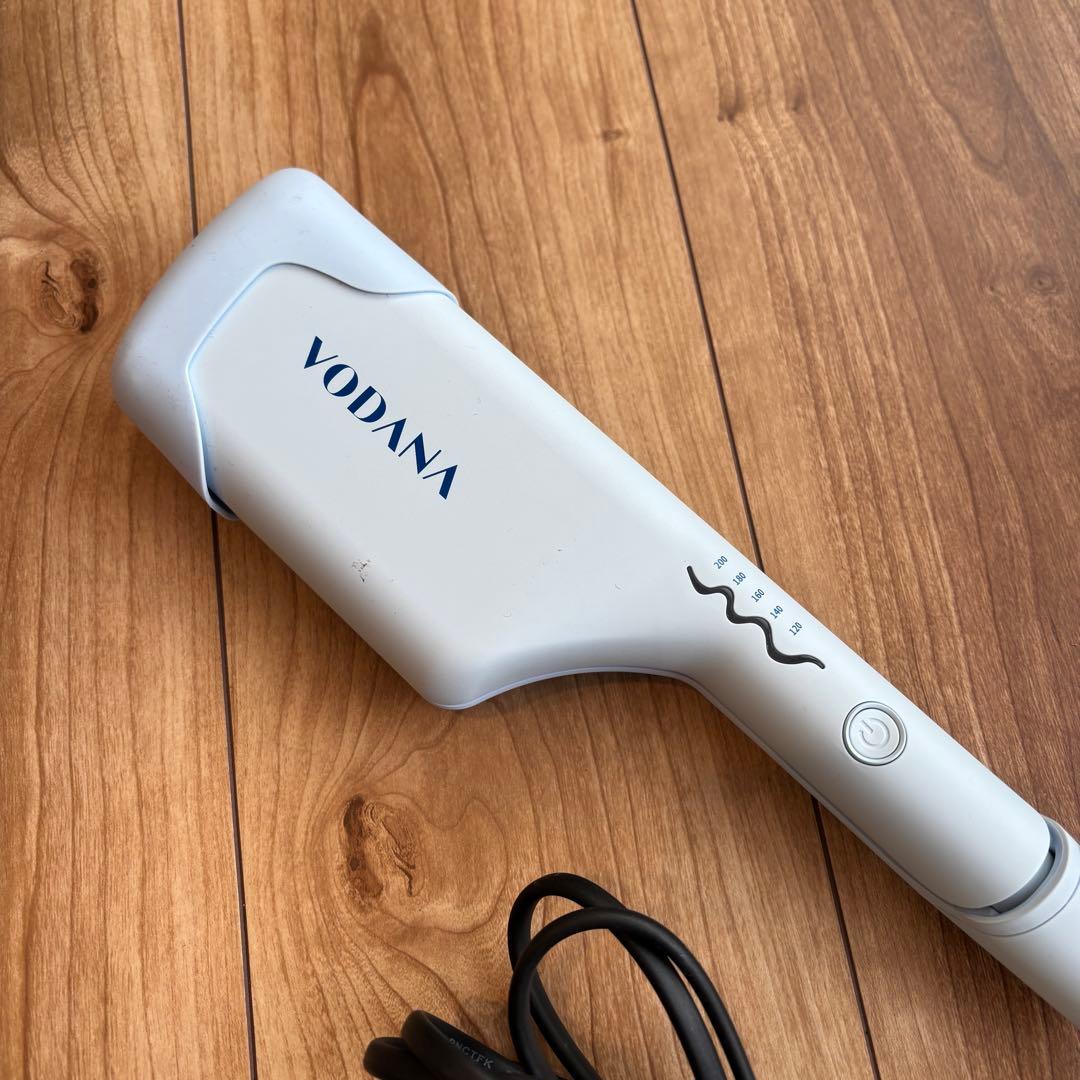 VODANA/ボダナ トリプルウェーブアイロン（40mm）