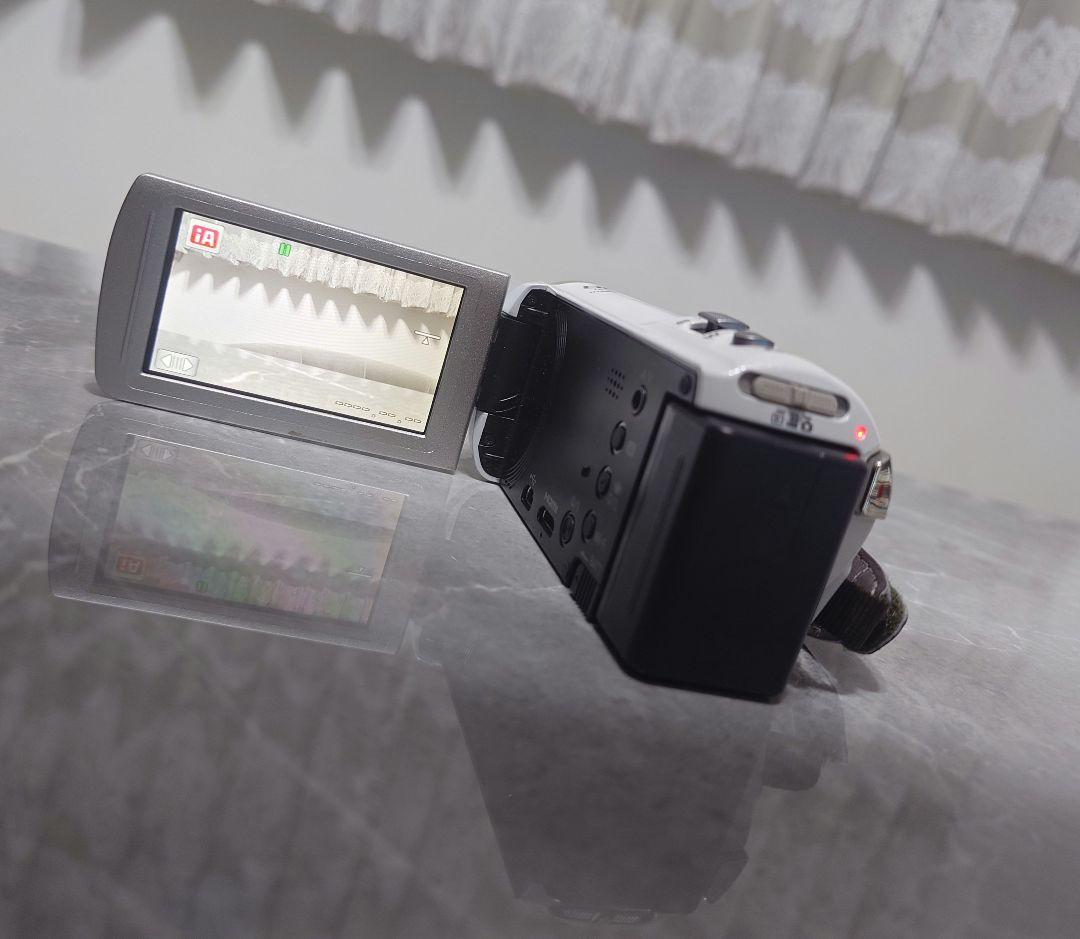 Panasonic デジタルハイジョンビデオカメラ HC-V520M ホワイト