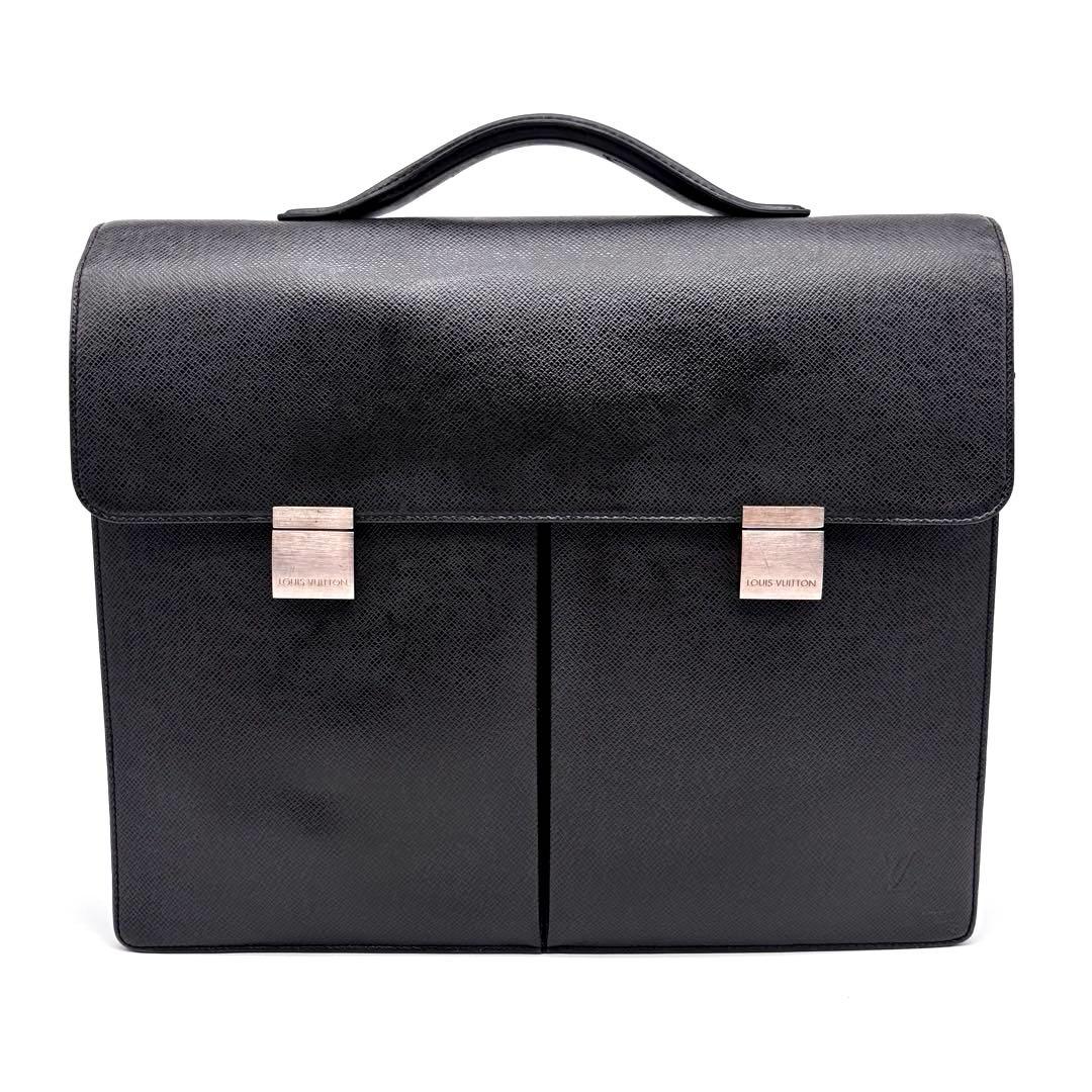 LOUIS VUITTON　ルイヴィトン　セルヴィエット　カザン　タイガ　レザー