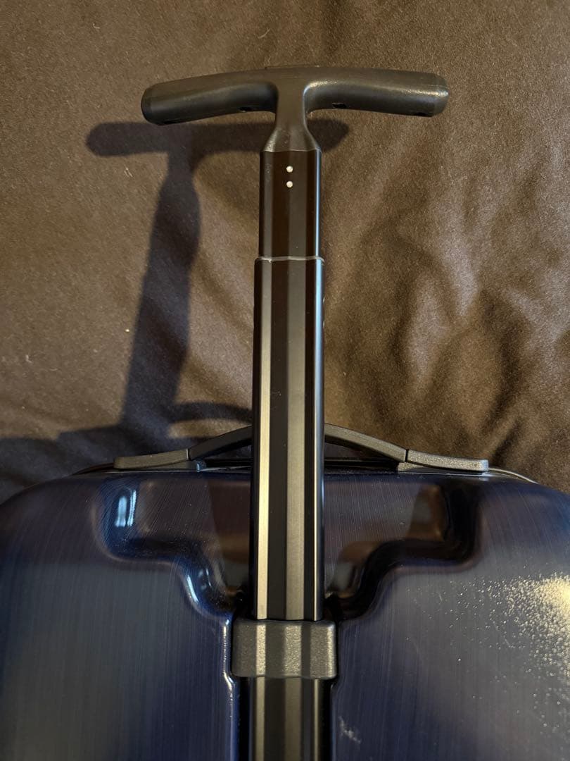 新品　未使用　アルマーニ　スーツケース