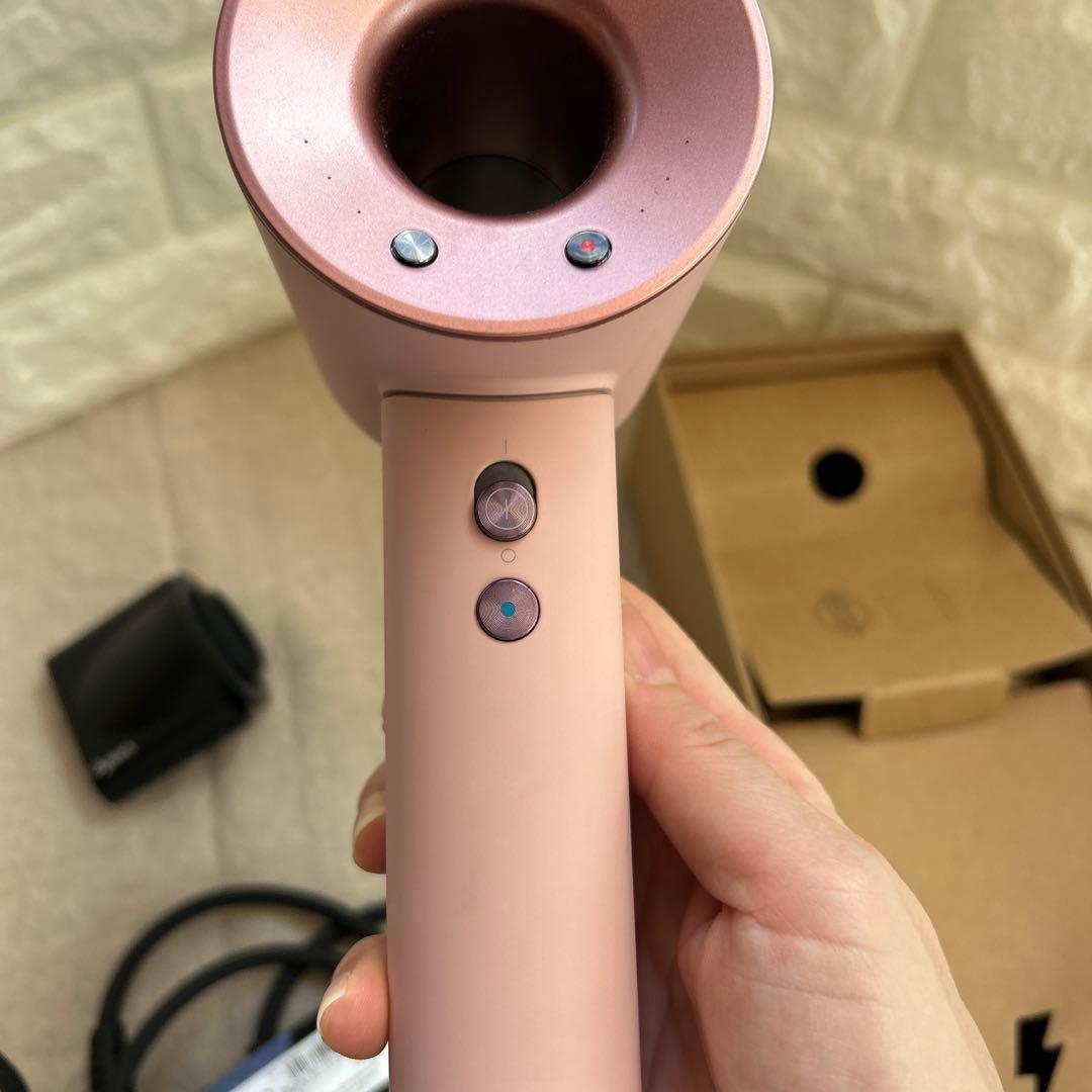 ダイソン　ドライヤー　さくらロゼゴールド
