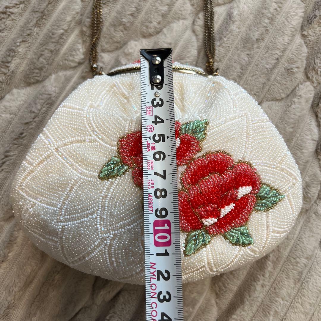 和装バッグ　総ビーズ刺繍花のホワイトクラッチバッグ