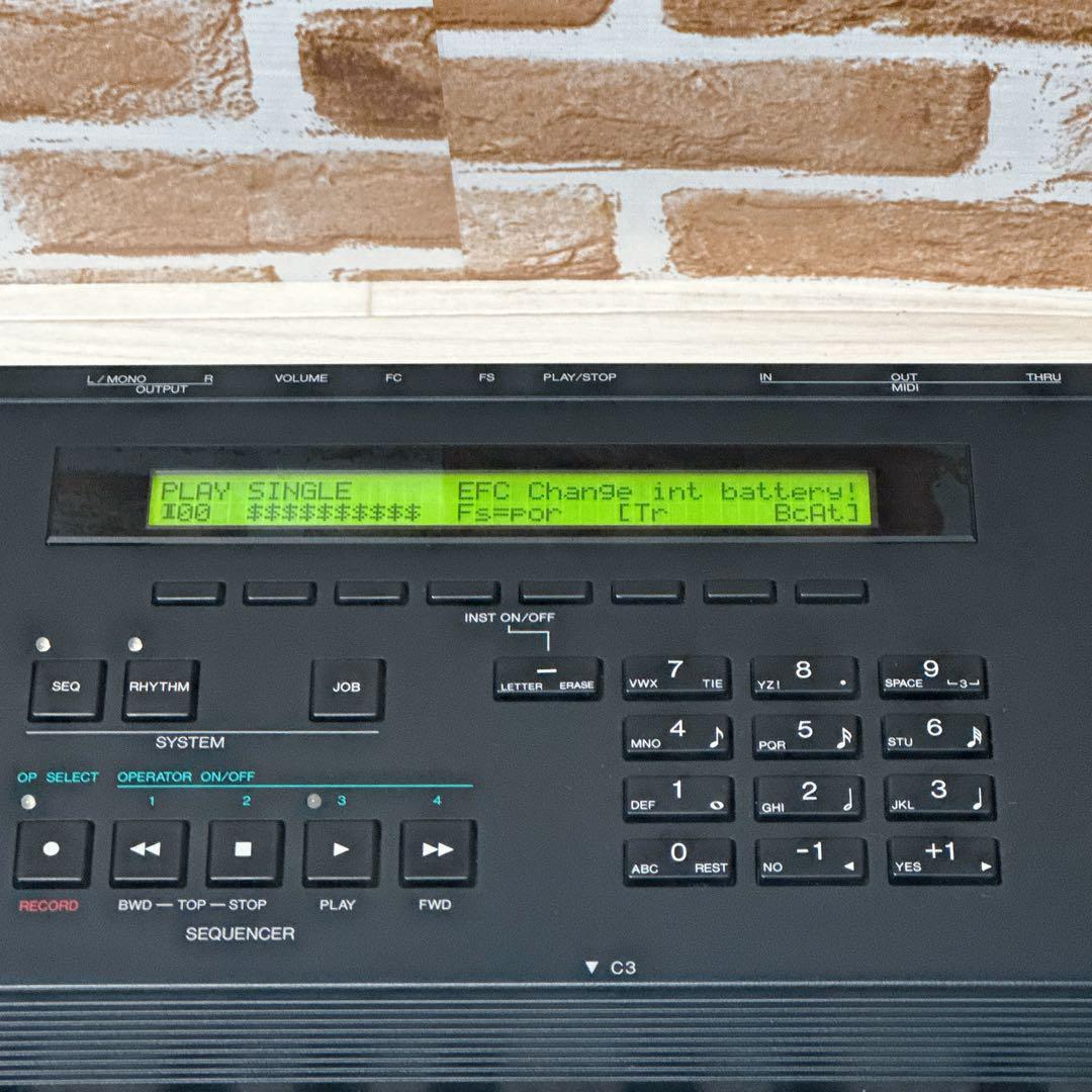 YAMAHA シンセサイザー　V50 ヤマハ　キーボード　音楽