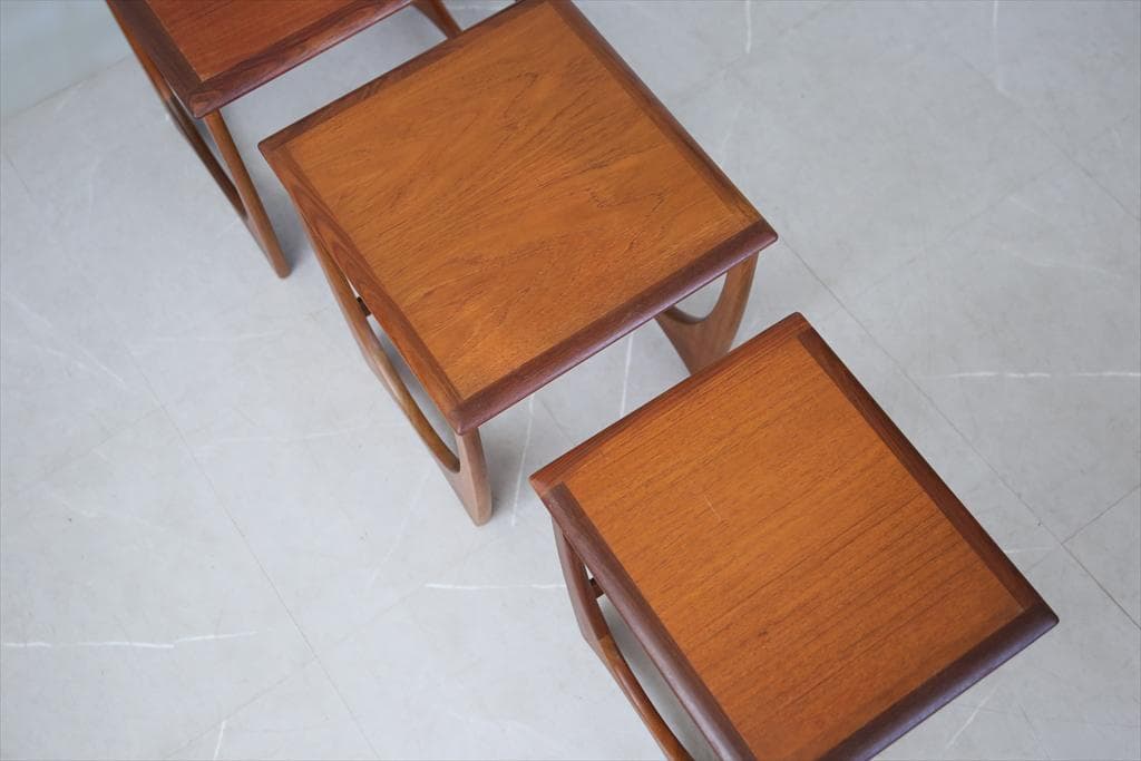 英国アンティークG-PLANジープランネストテーブル3台/収納式机(89-1)