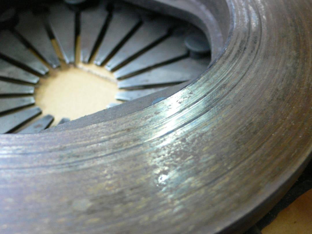 フェアレディSR311のクラッチカバー 　取り外し品