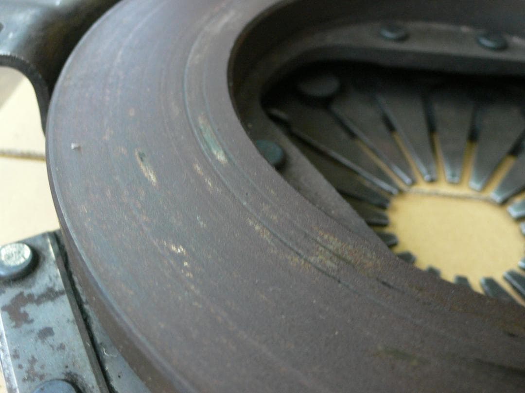 フェアレディSR311のクラッチカバー 　取り外し品