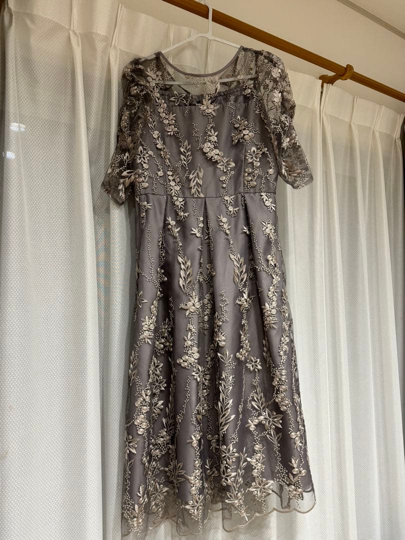 niana 刺繍レース　バックリボン　パーティードレス　結婚式