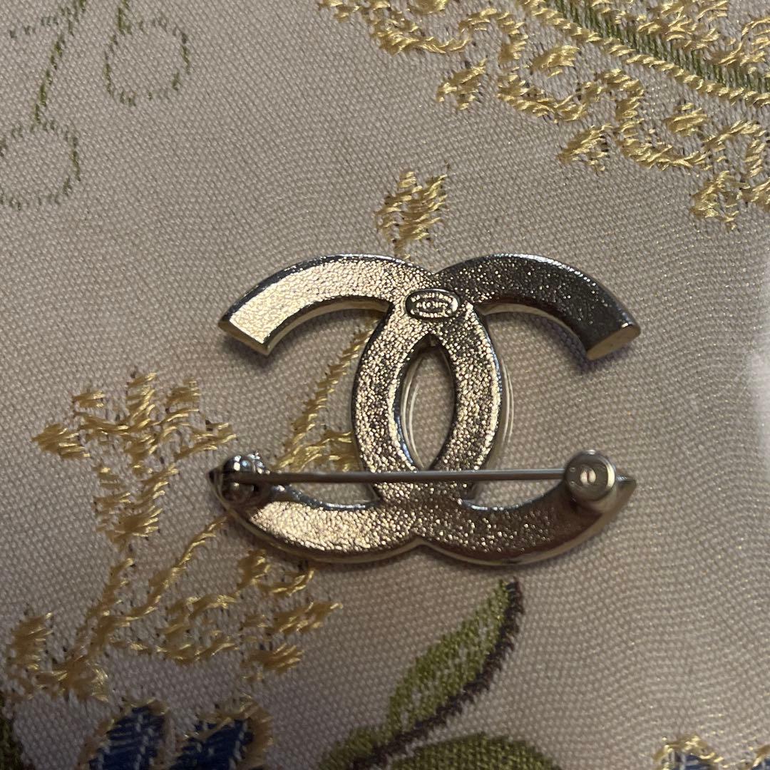 CHANEL ブローチ　ミニポーチ付き