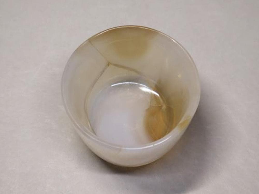 【玉】　★ 玉石 冰糖瑪瑙料小杯 ★　清朝期　整料彫刻 茶器酒器　文房珍玩