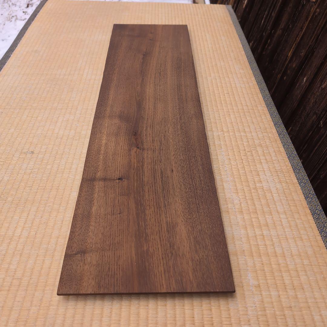 古材の栗板リノベ　モダンな置台　ディスプレイスタンド