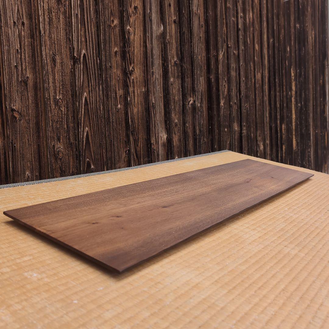 古材の栗板リノベ　モダンな置台　ディスプレイスタンド