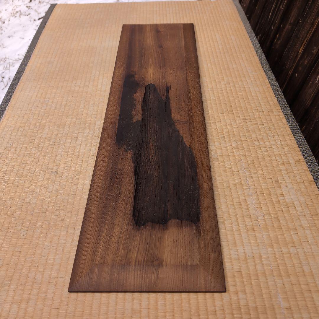 古材の栗板リノベ　モダンな置台　ディスプレイスタンド