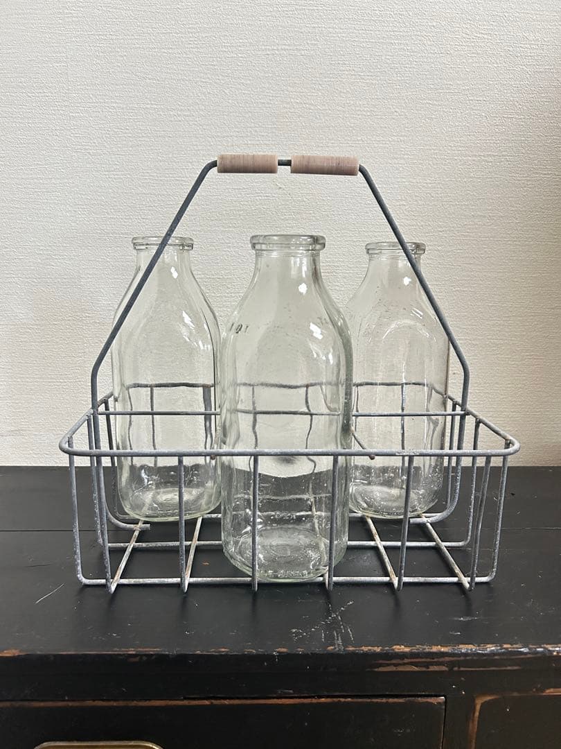 ヴィンテージ ミルククレート（ミルク瓶付）