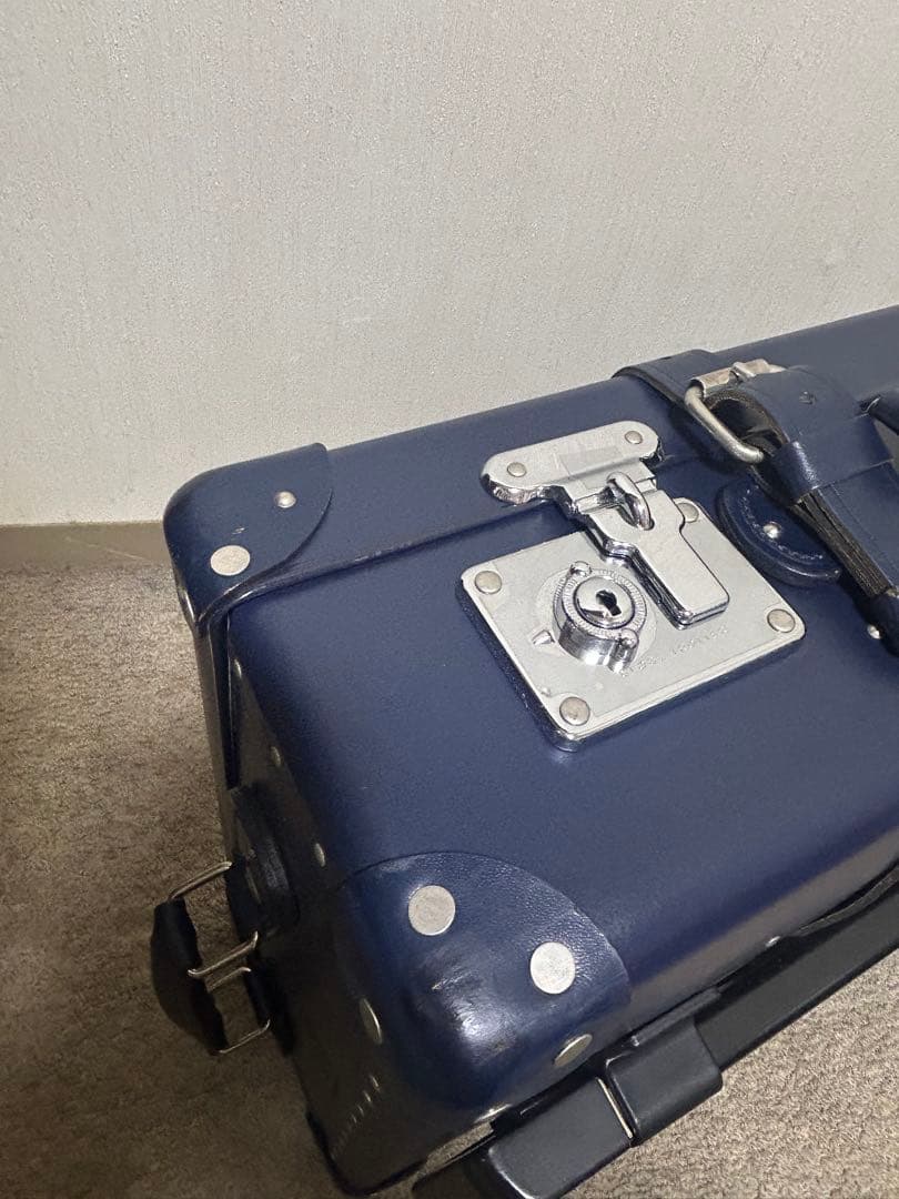 グローブトロッター センテナリー キャリーオン 20インチ ネイビー