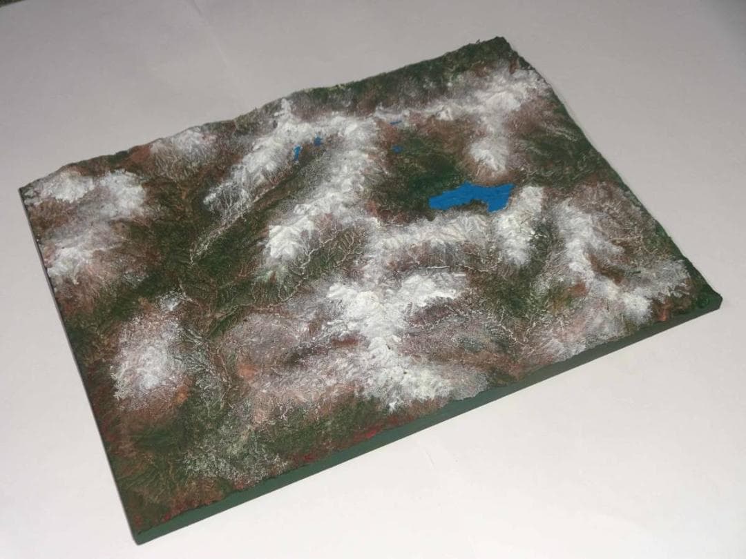 至仏岳　燧ヶ岳　会津駒ヶ岳　越後駒ヶ岳　巻機山　大型山岳模型透明ケース無し