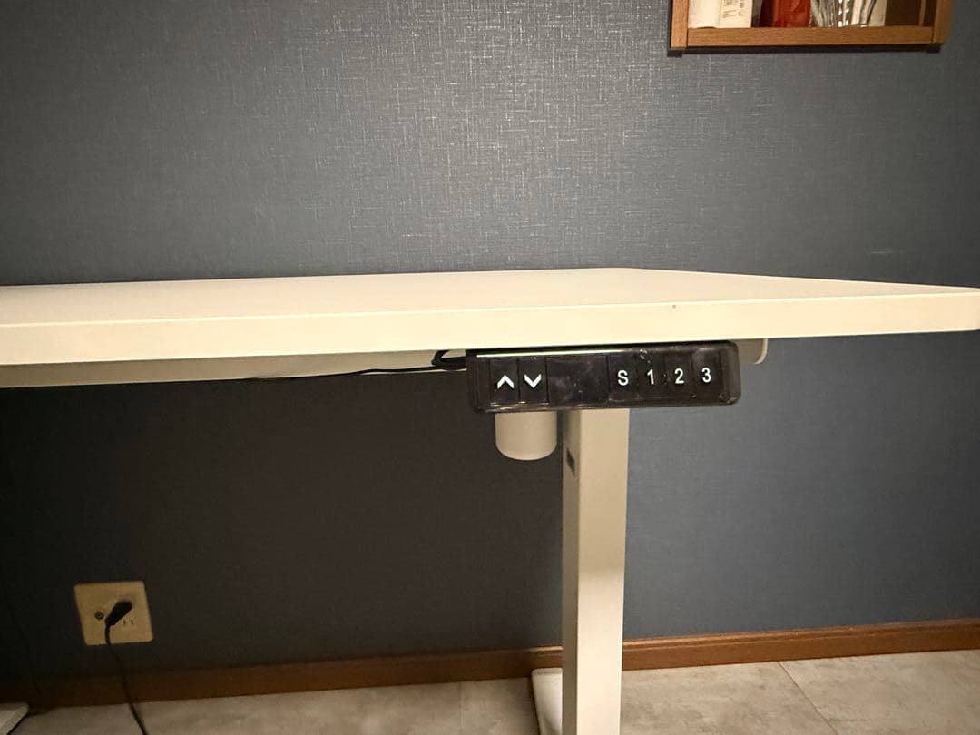 電動昇降デスク　メモリ機能付き