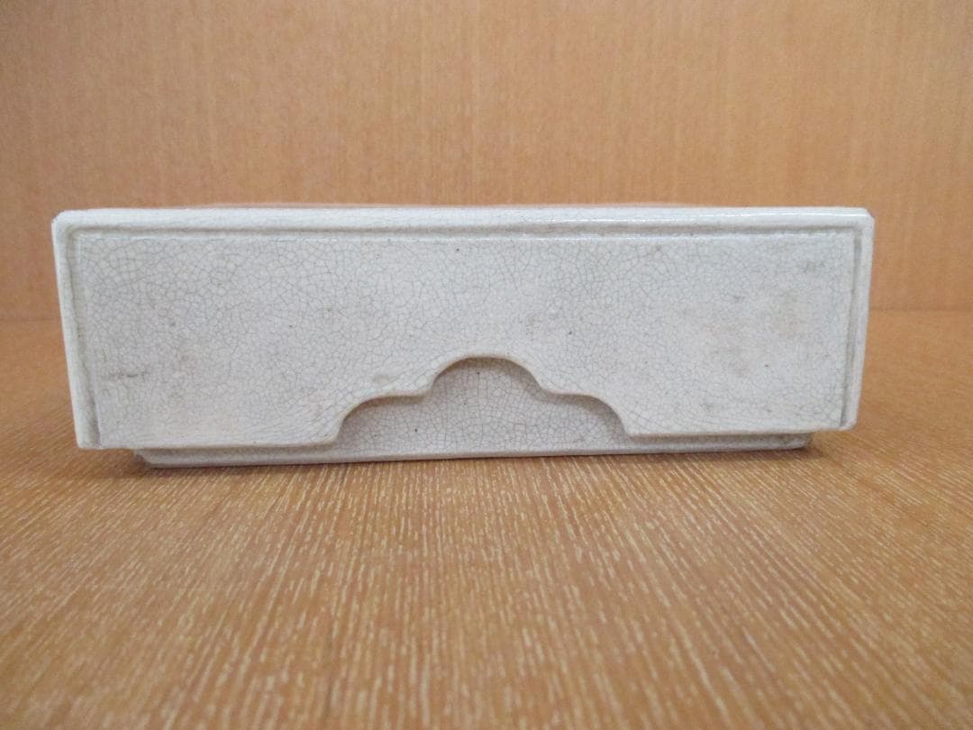 陶器製箱　菊の御紋　印銘あり　102