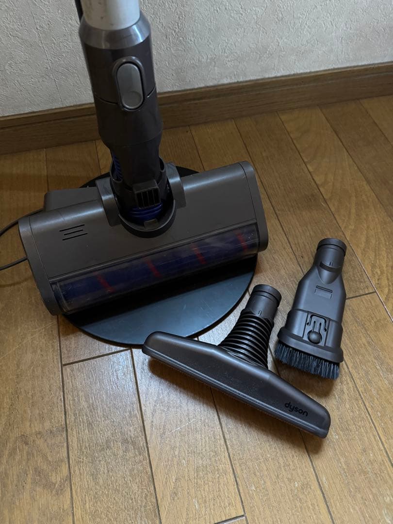 Dyson V6 スティッククリーナー 本体と付属品