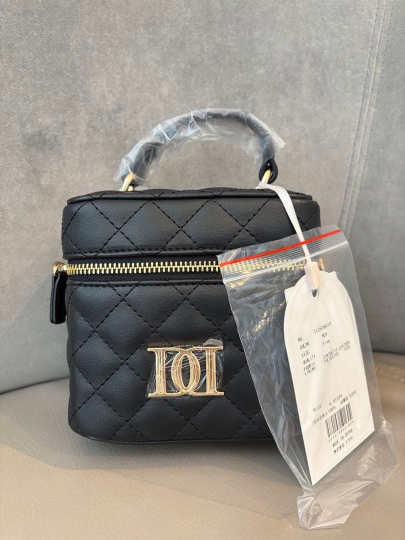 Darich キルティングスクエアミニバッグ