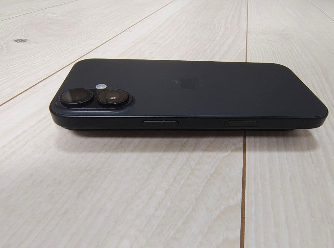 SIMフリー　iPhone16 128GB ブラック ケース付き　フィルム貼付済