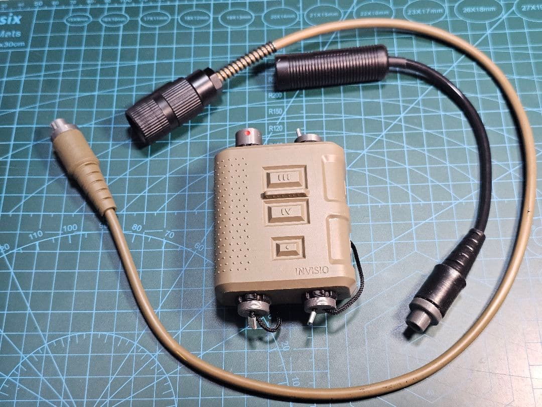 INVISIO V60 PTT　ダミーモデル