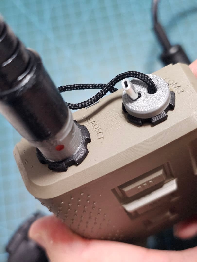 INVISIO V60 PTT　ダミーモデル