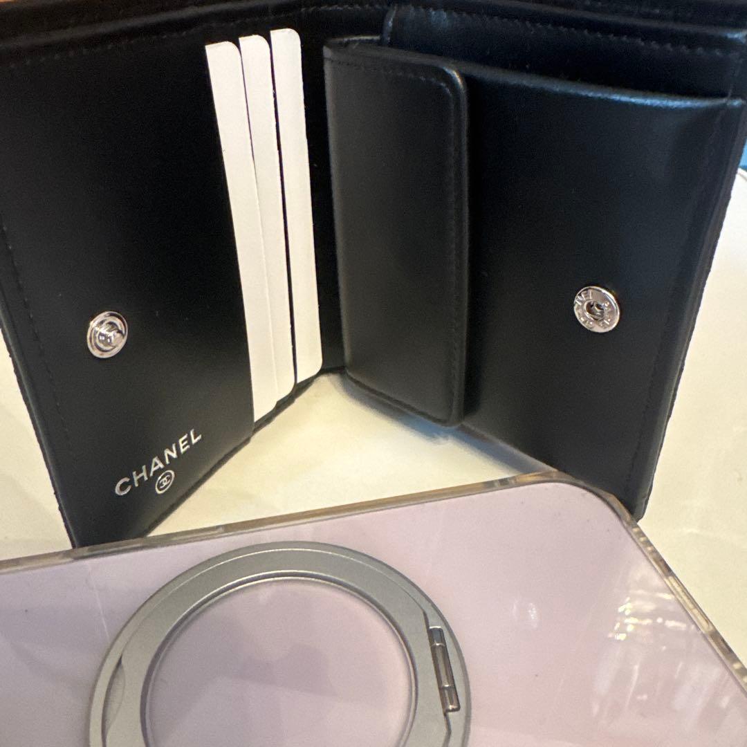 シャネル　ブラック 二つ折り財布