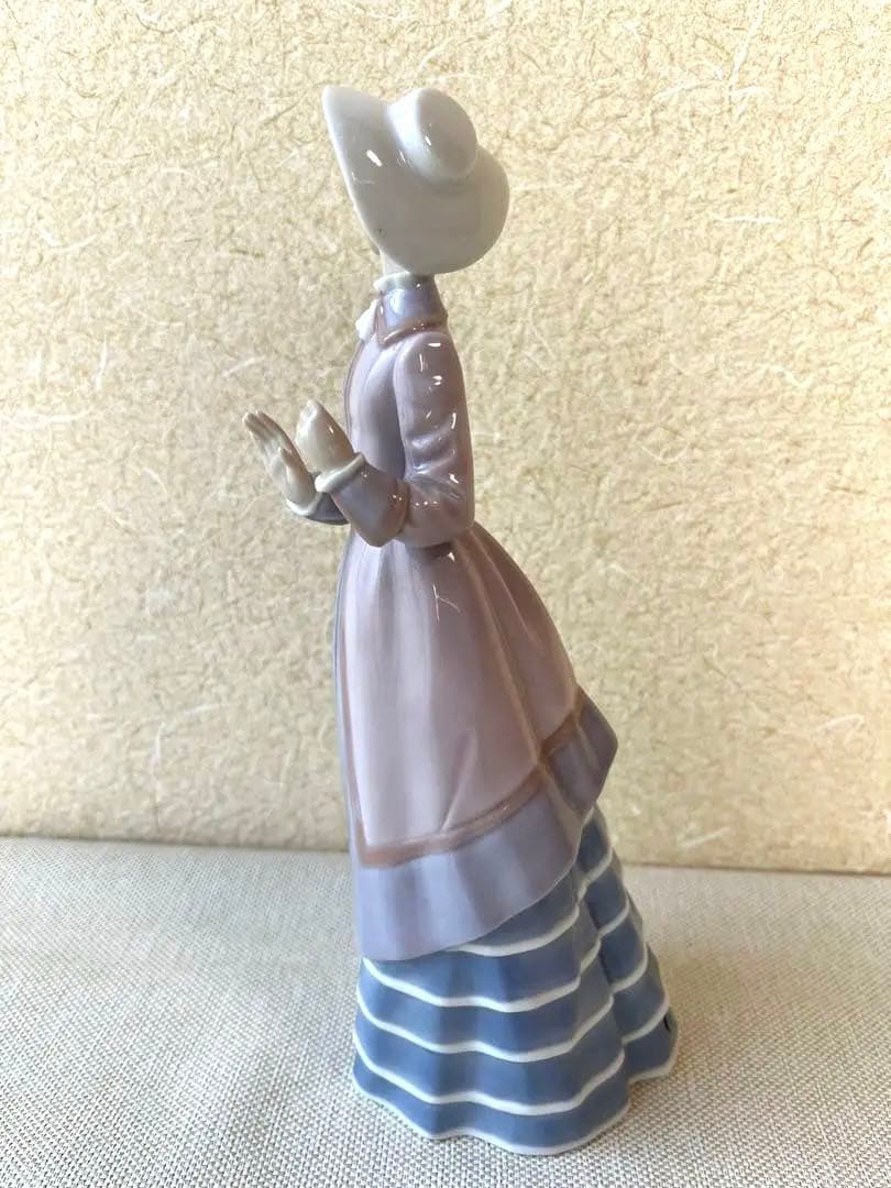 【美品・希少】Lladroリヤドロ フィギュリン 傘を持つ貴婦人 ヴィンテージ