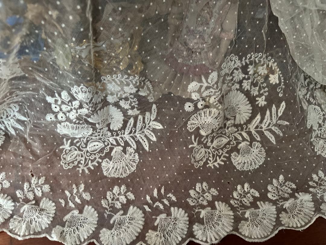 m*︎様 フランスアンティークコットンドット花刺繍レース大きめ