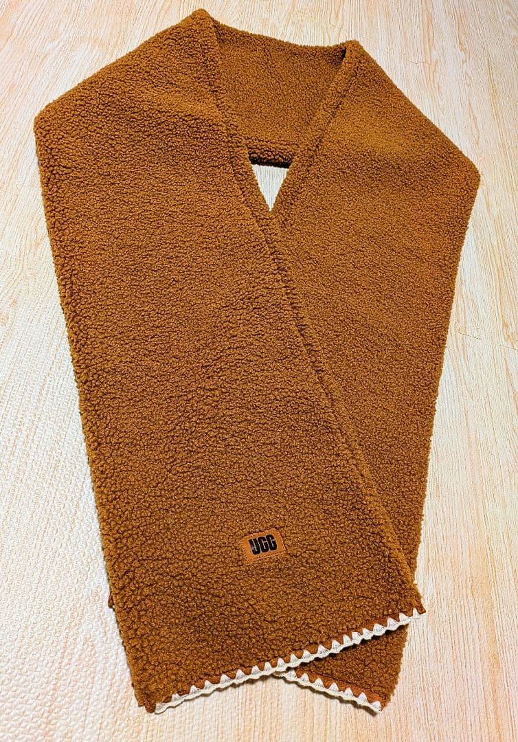 新品未使用 UGG マフラー