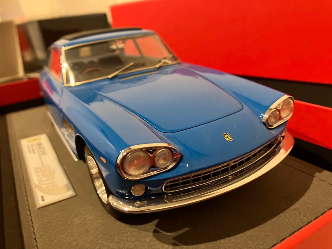 1/18 BBR フェラーリ 330 GT 2+2