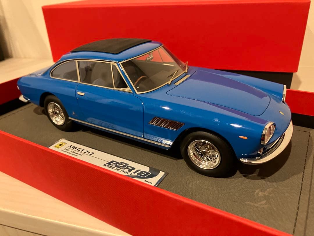 1/18 BBR フェラーリ 330 GT 2+2