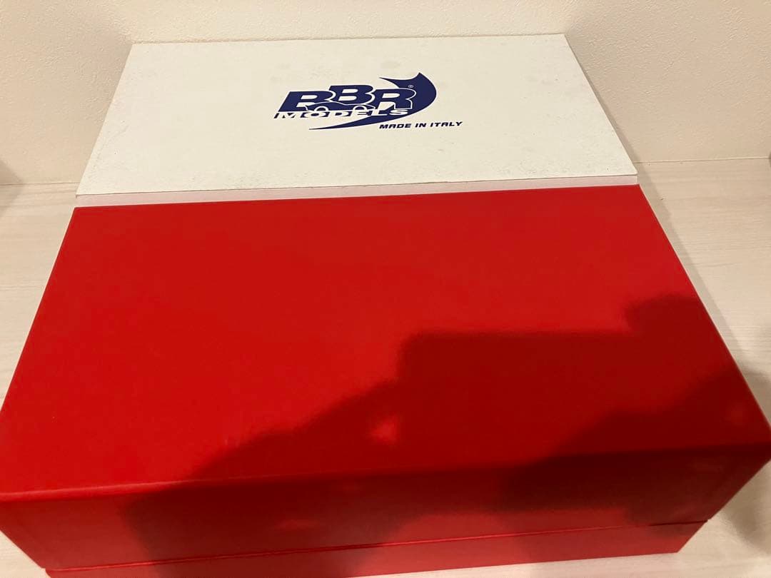 1/18 BBR フェラーリ 330 GT 2+2