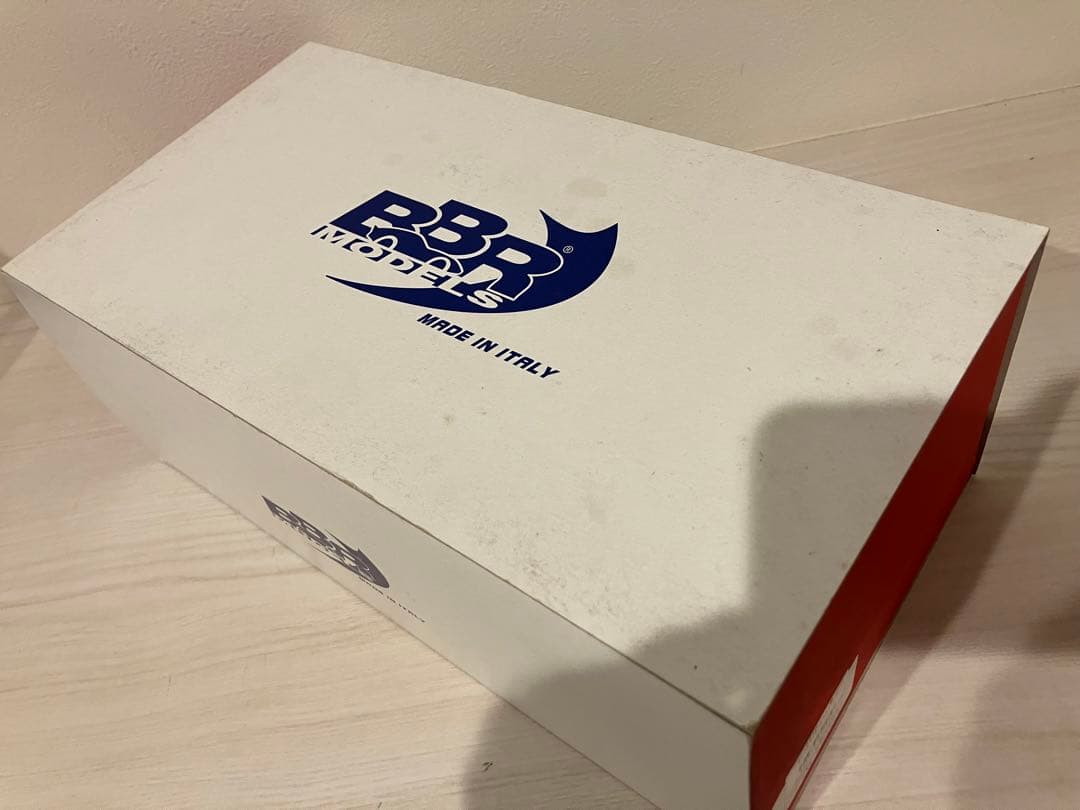 1/18 BBR フェラーリ 330 GT 2+2