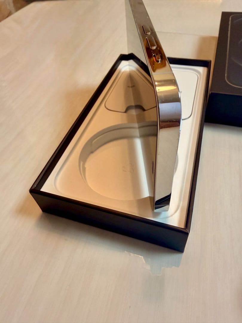 Apple iPhone 12 Pro シルバー 本体、箱付き