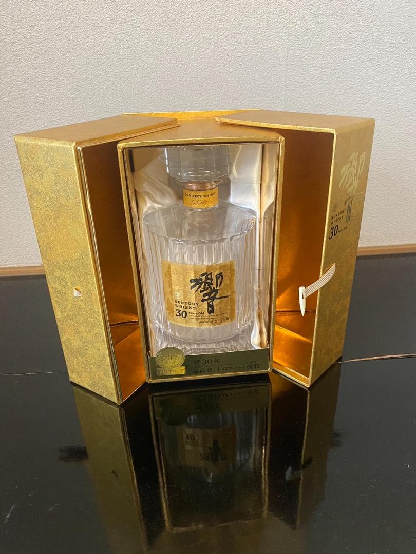 響30年 空き瓶 ウイスキー 箱付 観音開き 未洗浄