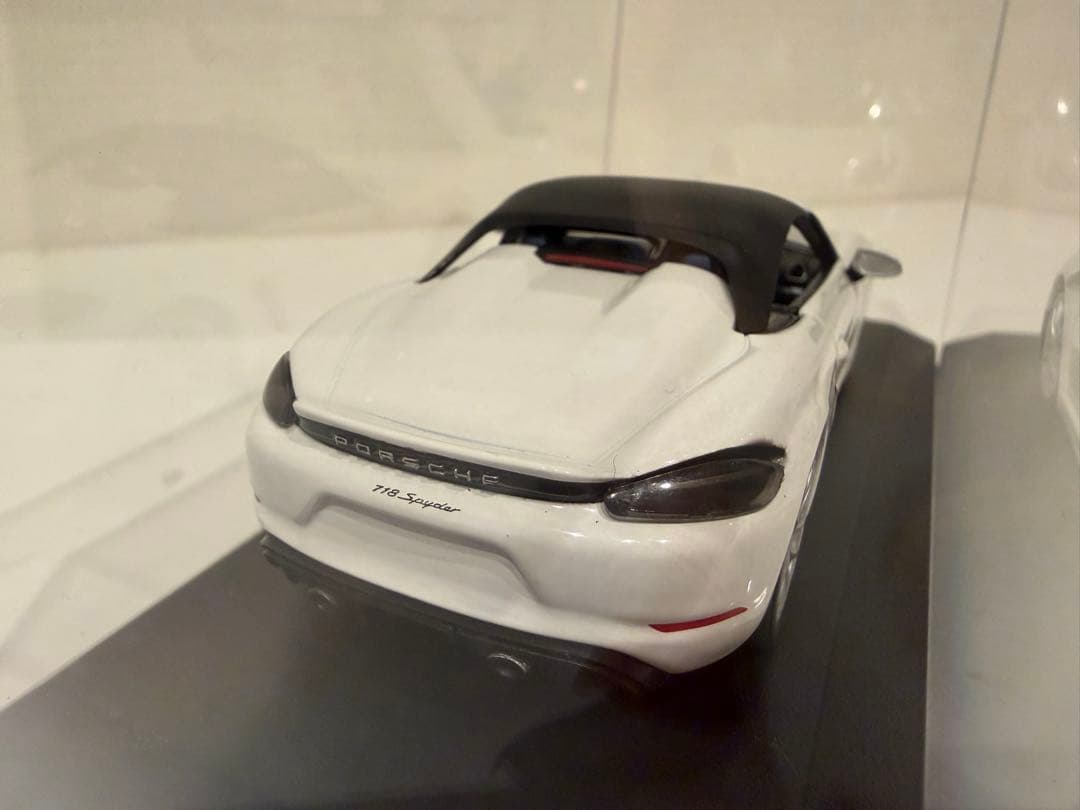 ポルシェ718スパイダー ミニカー ホワイト