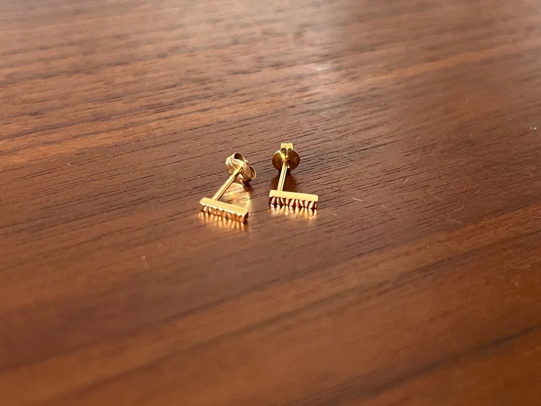 ete K18YG クレールトライアングルカットピアス