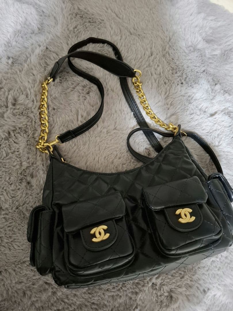 CHANEL 黒 レザー ショルダーバッグ