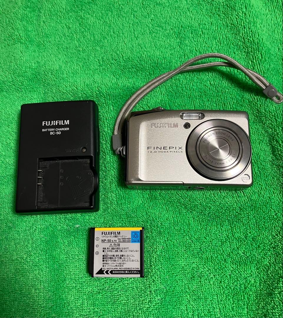 FUJIFILM FinePix F50fd デジタルカメラ
