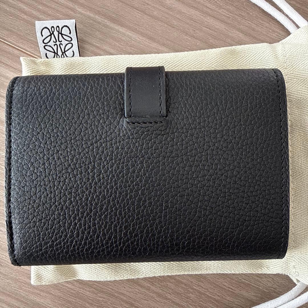 LOEWE バーティカル ウォレット スモール未使用