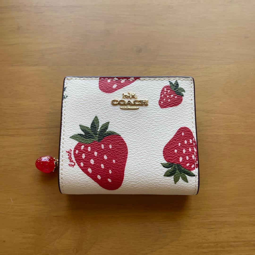 COACH いちご 財布　新品未使用