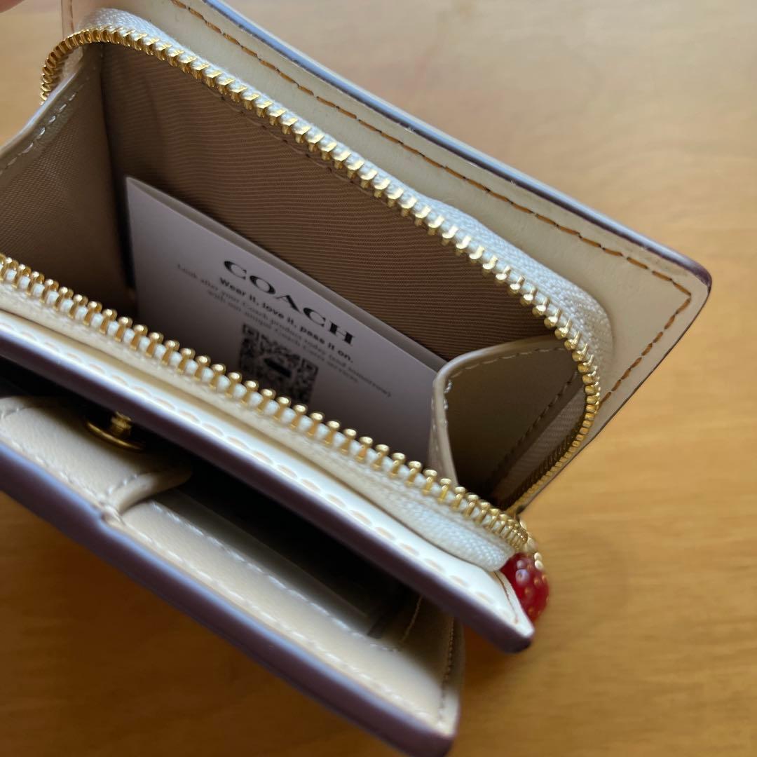 COACH いちご 財布　新品未使用