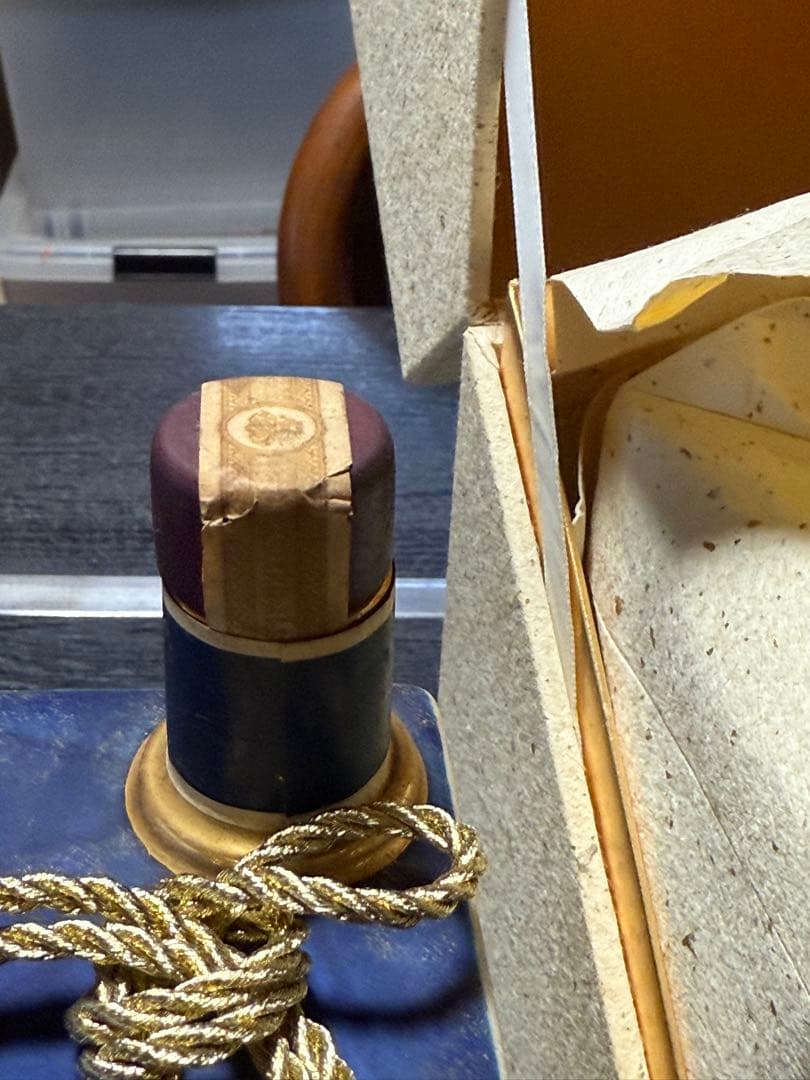 サントリー スペシャルボトルコレクション ウイスキー染錦吹墨狛犬草花文